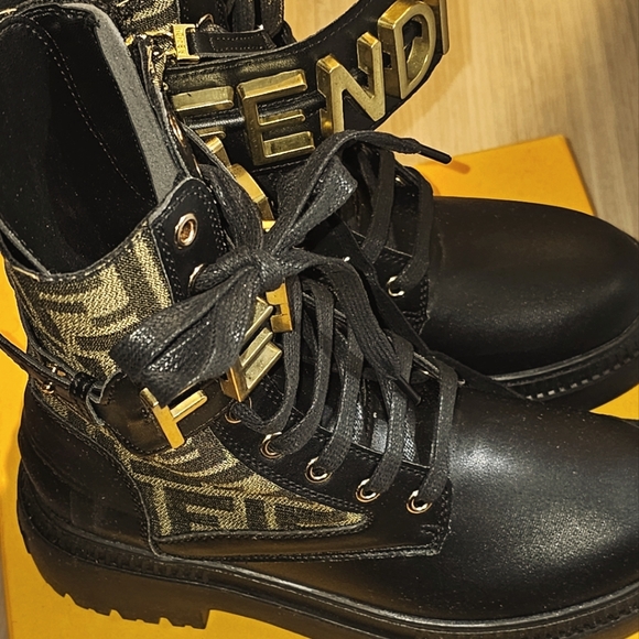 Fendi combat Boots sz 40EU - Picture 1 of 16
